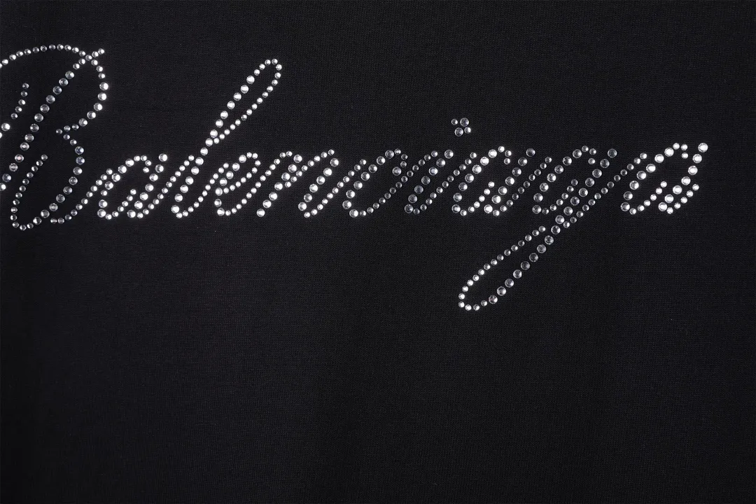 𝐁a𝐋en𝐂i𝐆a ：𝐁A𝐋EN𝐂IA𝐆A/ ： T ： 32 -240 # # Authentic logo 24ss Same Style 24ss New Arrival ❗️❗️❗️ Size：xs s m l